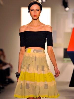 Clothing, Fashion show, Yellow, Human body, Shoulder, Textile, Joint, Waist, Fashion model, Style, 