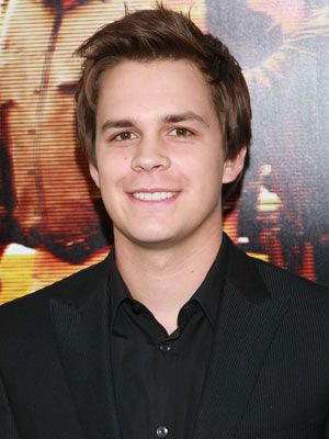 Johnny Simmons looks like michael c hall