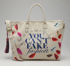 Product, Bag, White, Red, Style, Font, Beauty, Fashion accessory, Luggage and bags, Shoulder bag, 