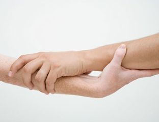 Finger, Skin, Human leg, Joint, Wrist, Toe, Organ, Tan, Nail, Foot, 