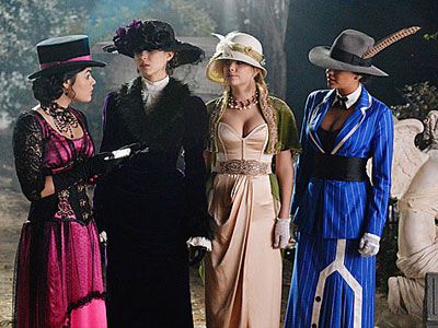 9 Halloween Costumes Inspired By PLL