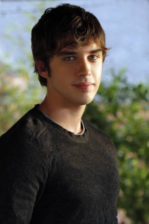 David Lambert What He Looks For In A Girl - David Lambert The Fosters ...