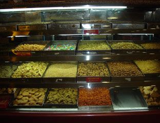 Food, Glass, Ingredient, Dried fruit, Bazaar, Delicacy, Buffet, Confectionery, 