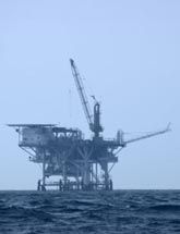 Photograph, Liquid, Crane, Machine, Ocean, Technology, Offshore drilling, Wind, Drilling rig, Construction equipment, 