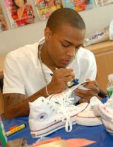 bow wow drawing on a shoe