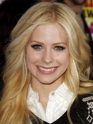Avril Lavigne Beauty Looks Avril Lavigne Through The Years