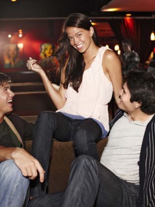 Heiße Girls flirten hemmungslos auf Party Heiße Girls flirten hemmungslos auf Party