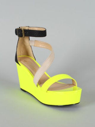 popular shoes under 50