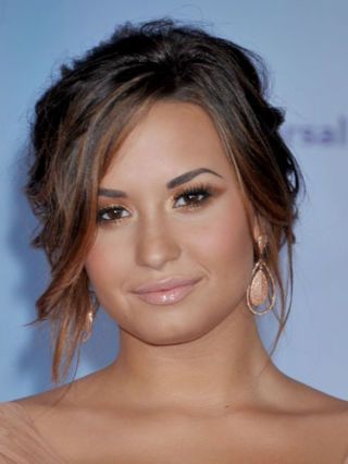 Demi Lovato Hair And Makeup Pictures Demi Lovato Hairstyles