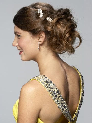 Prom hair 🫶🏾 #ponytailhairstyle #swoopponytail #sleekponytail #curly... |  TikTok