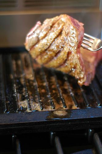 How to Cook Juicy Steak on a Griddle