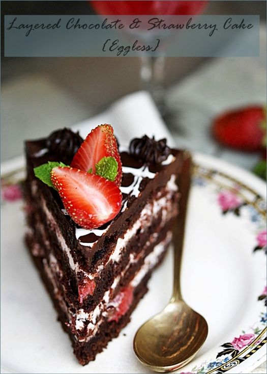 Eggless-Layered-Chocolate-Strawberry-Cake-4