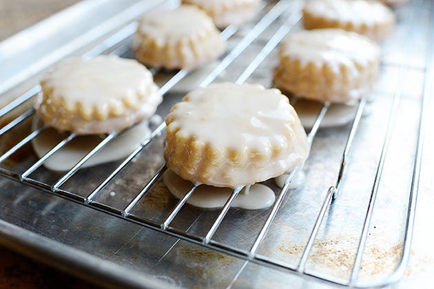 Biscuit Pan - Definition and Cooking Information 