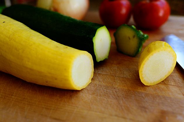 Whole food, Vegan nutrition, Food, Yellow, Natural foods, Vegetable, Ingredient, Produce, Local food, Summer squash, 
