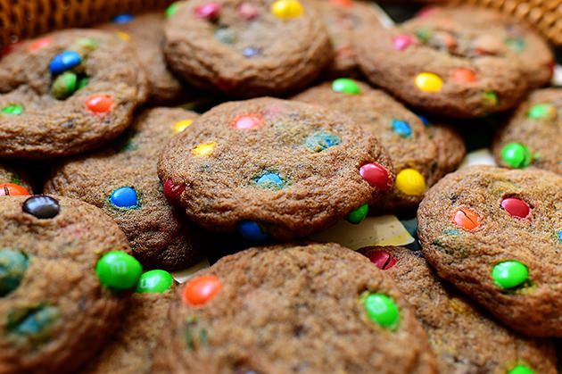 Brown Butter Chocolate Chip M&M Cookies - Sarcastic Cooking
