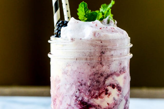 https://hips.hearstapps.com/thepioneerwoman/wp-content/uploads/2015/08/pwff-blackberry-soda-float1.jpg?crop=1xw:0.7498500299940012xh;center,top&resize=640:*