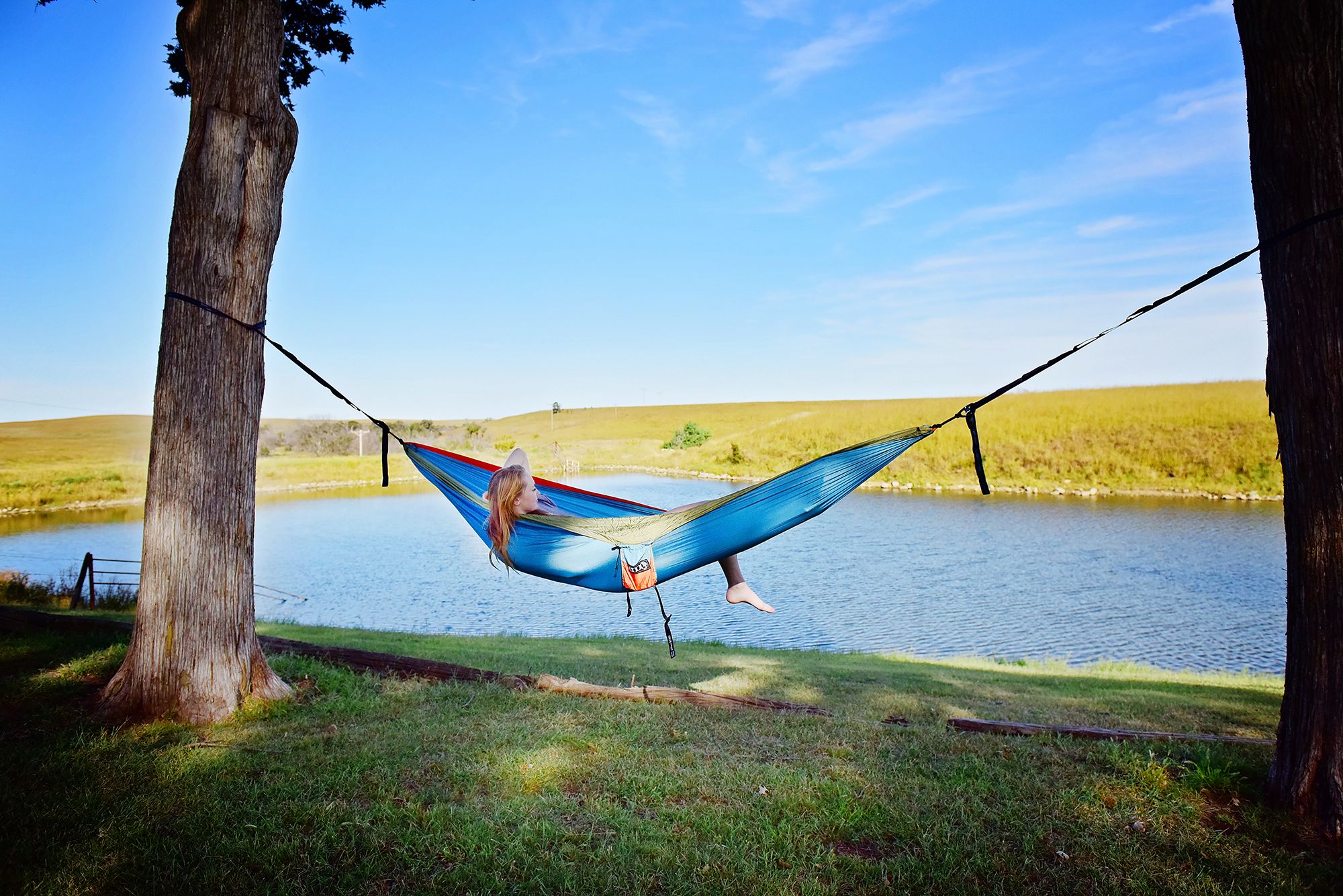 Sideways hammock shop