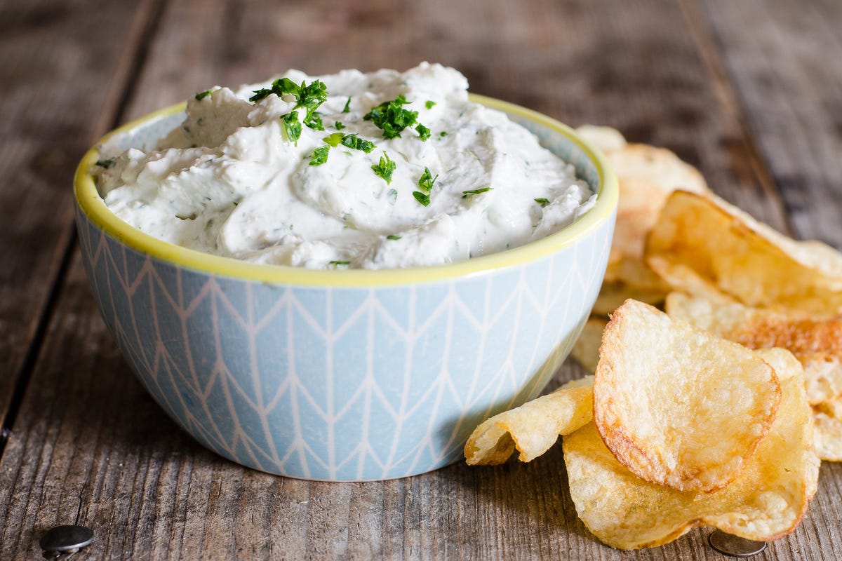 This 5-Minute French Onion Dip Is a Serious Crowd-Pleaser