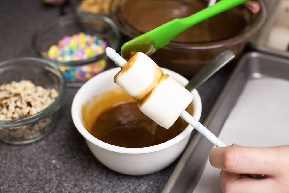 How to Make Marshmallow Pops