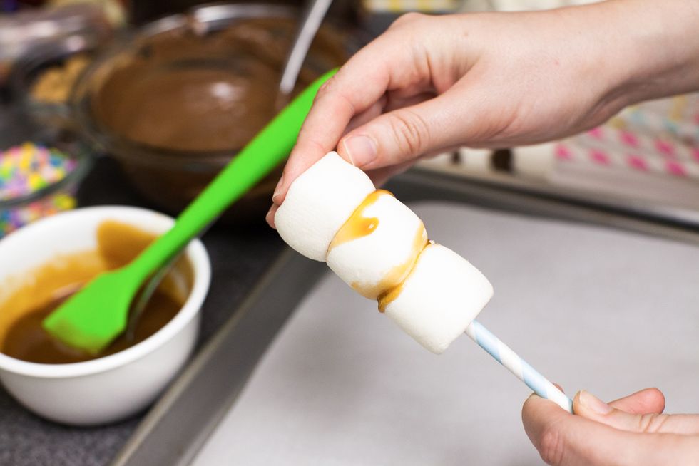 How to Make Marshmallow Pops