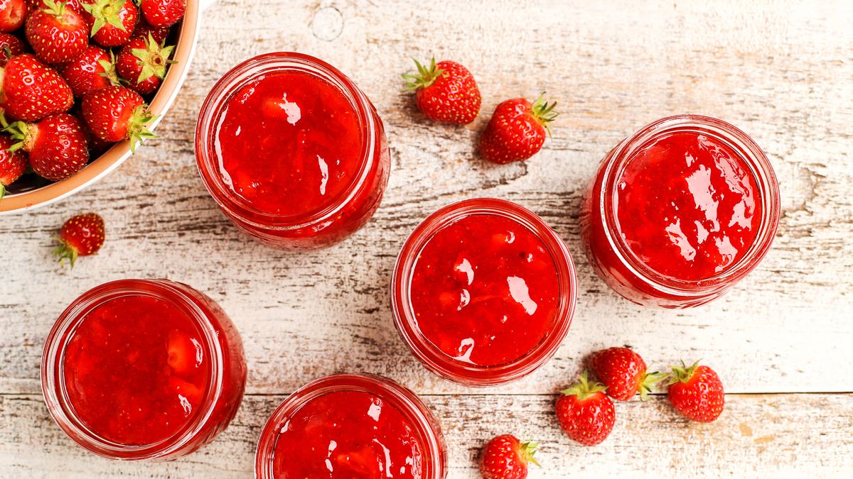 No Cook) Fresh Strawberry Freezer Jam — Brenalou Bakes.