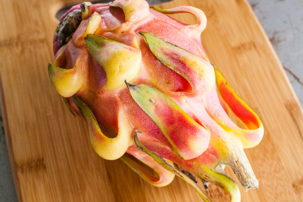 Pitaya 101! How to Cut and Eat Dragon Fruit