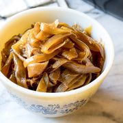 How to Make Slow Cooker Caramelized Onions