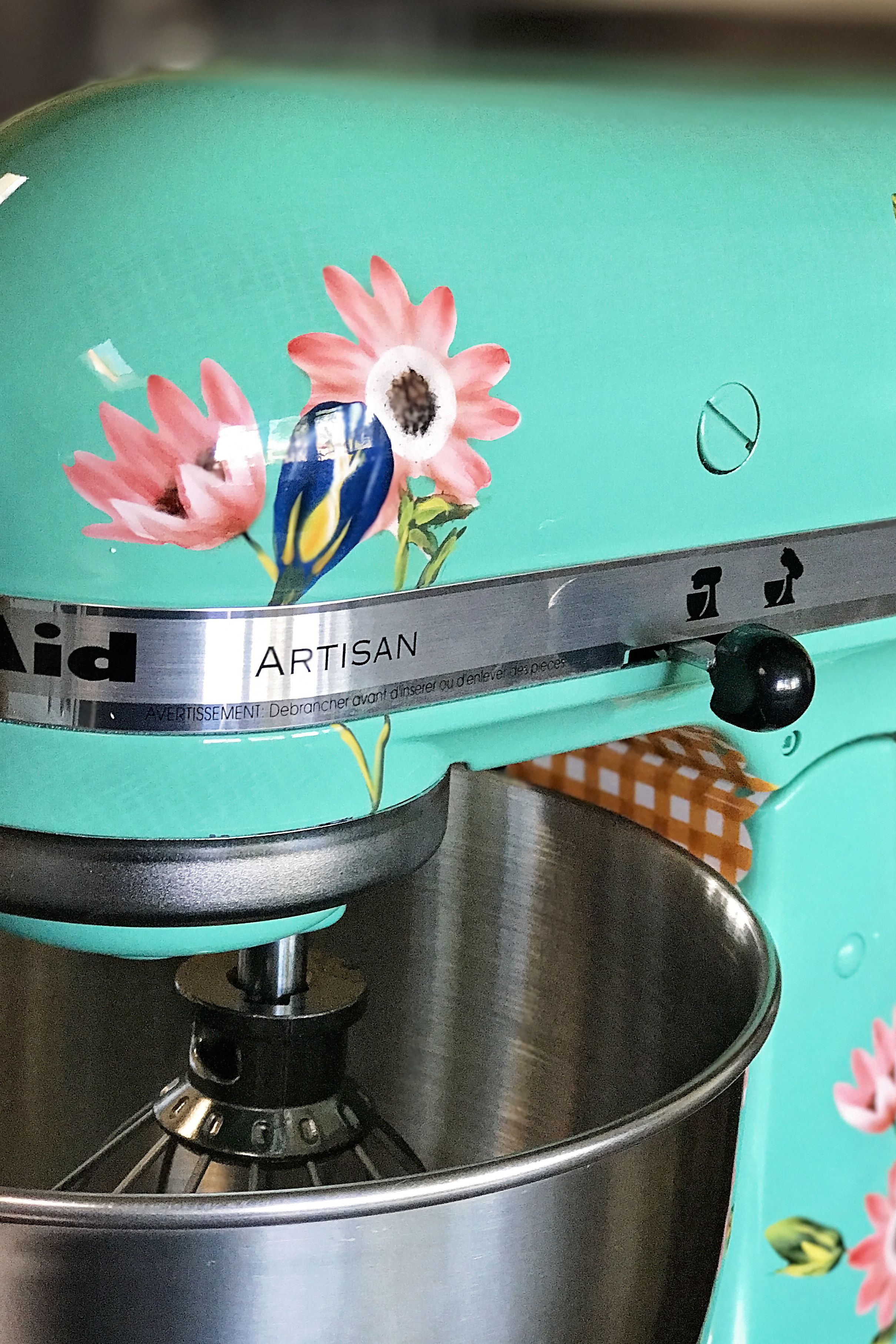 ReNew Family Consignment - 💥WOW💥 This KitchenAid Artisan Stand Mixer (in  pistachio) has been used less than 10 times and is a huge discount off the  retail price. Find it online here