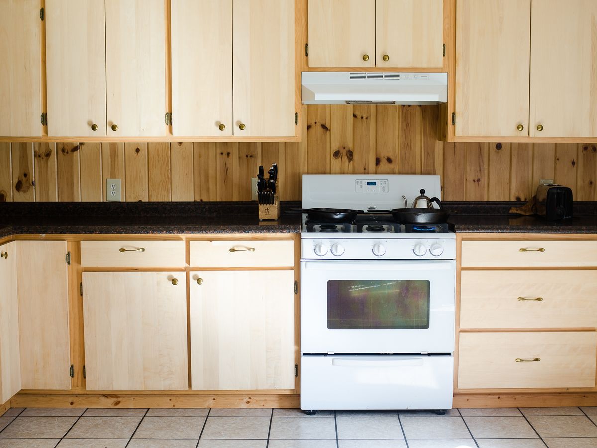 8 Kitchen Cleaning Tips That Take Five Minutes or Less