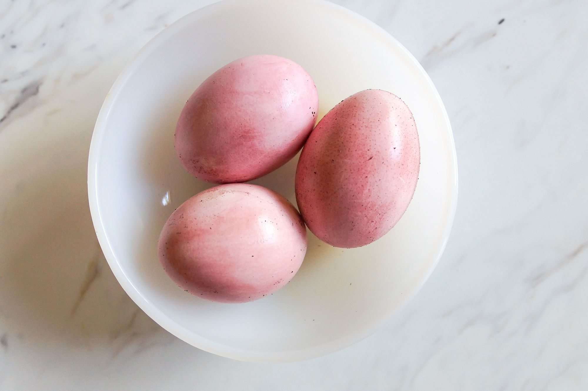 How To Dye Easter Eggs Naturally (Using Beets, Tea & More)