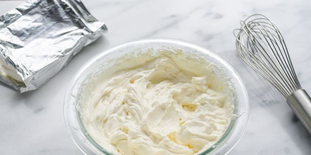 Рецепт крем чиза на масле для торта. Сливки для крема чиз. Крем-чиз для торта на сливках с творожным сыром и сахарной пудрой. Крем сыр. Сливочный сыр для крема.
