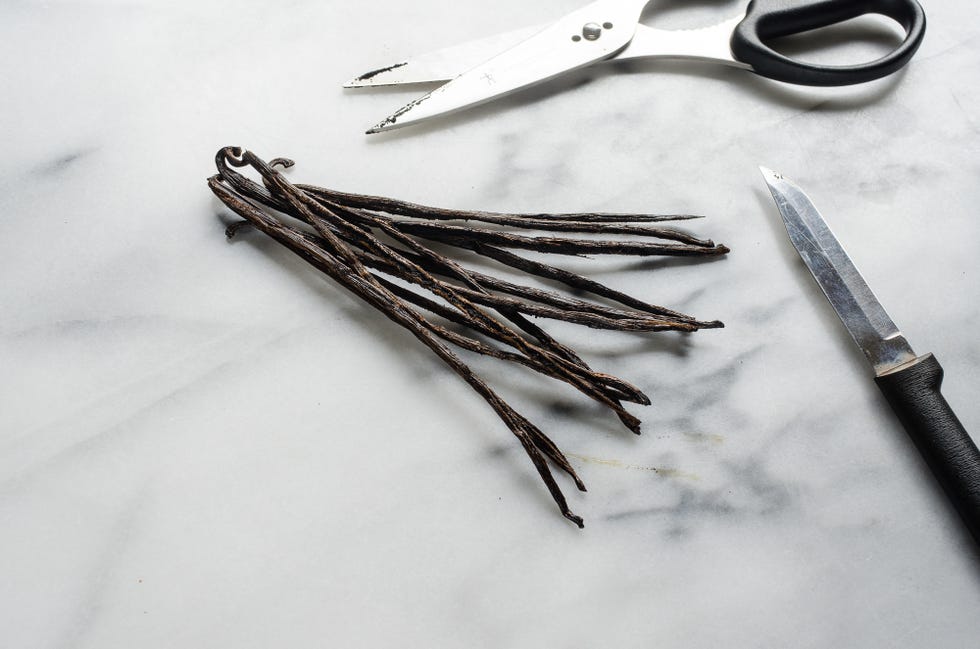 How to Make Vanilla Extract 07