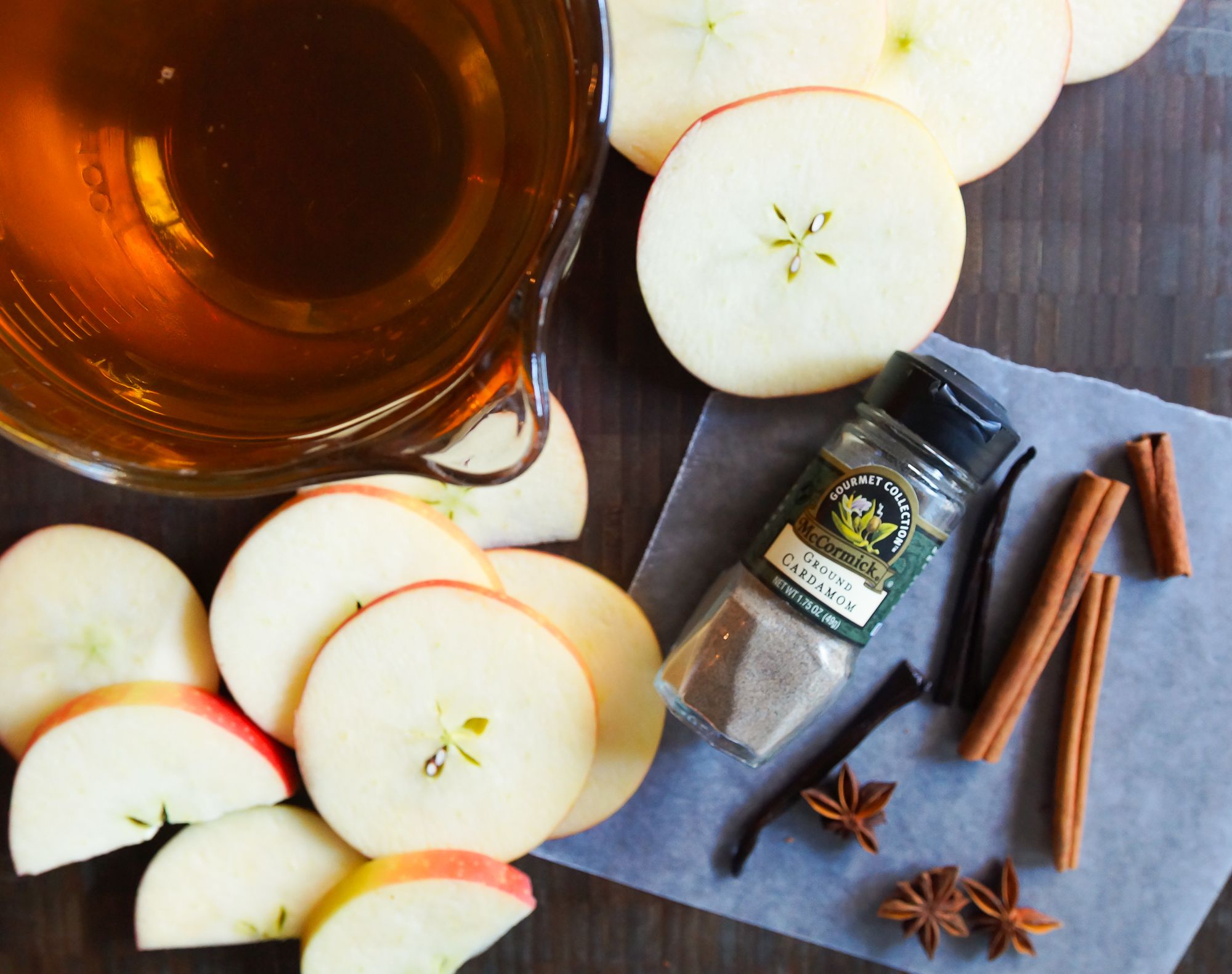 Easy Apple, Citrus & Cinnamon Stovetop Potpourri