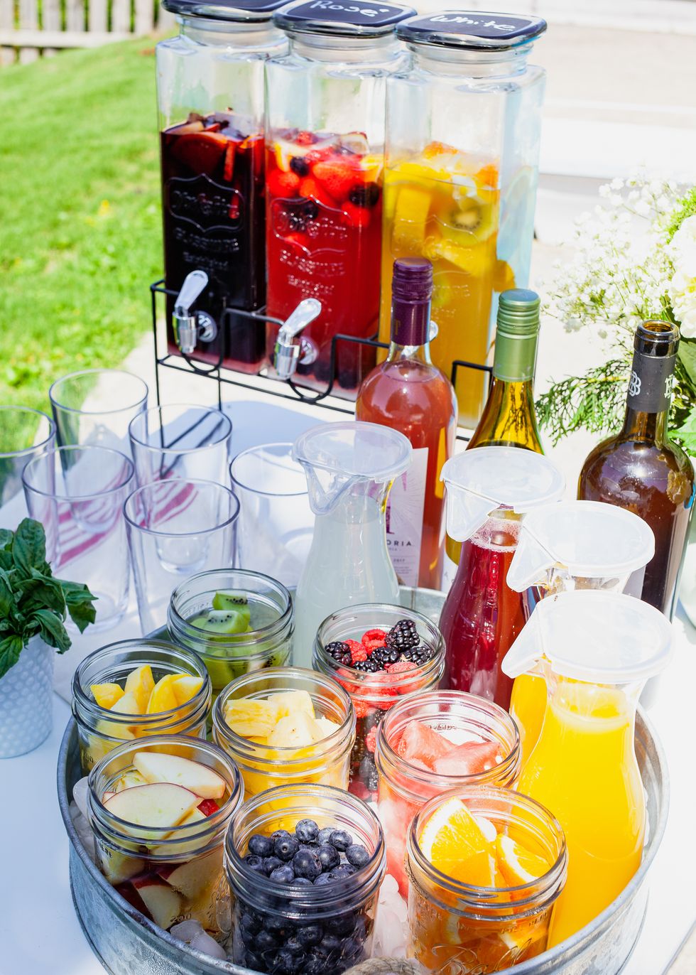 Ideas on How to Use Your Drink Dispenser for your Next Party