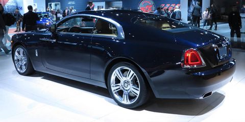 Tire, Wheel, Automotive design, Vehicle, Land vehicle, Car, Personal luxury car, Exhibition, Luxury vehicle, Bentley, 