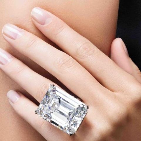 Finger, Skin, Jewellery, Photograph, Nail, Style, Pre-engagement ring, Engagement ring, Ring, Fashion accessory, 