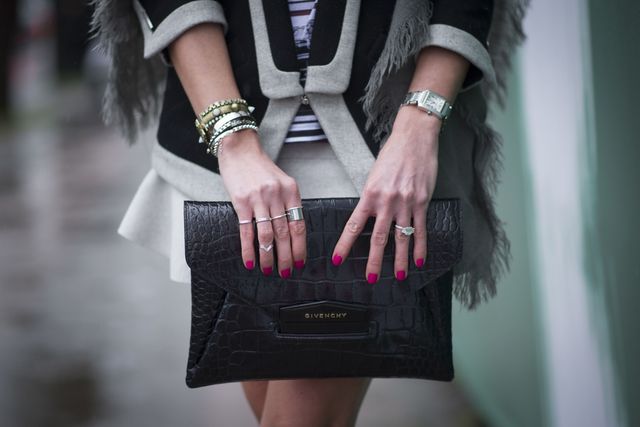 PPT - 10 Must-Have Women Accessories for a Chic Wardrobe