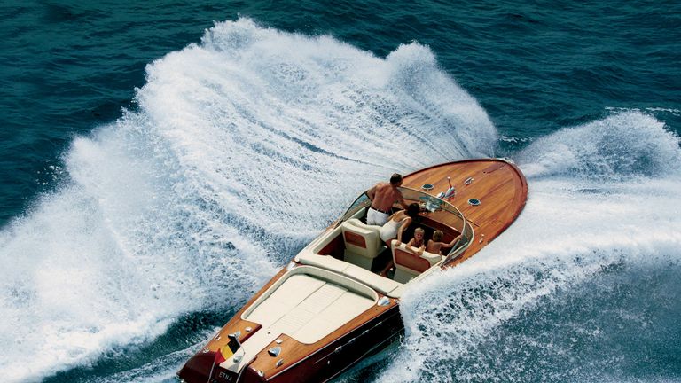 Vehicle, Water transportation, Speedboat, Boat, Boating, Watercraft, Yacht, Recreation, Inflatable boat, Naval architecture, 
