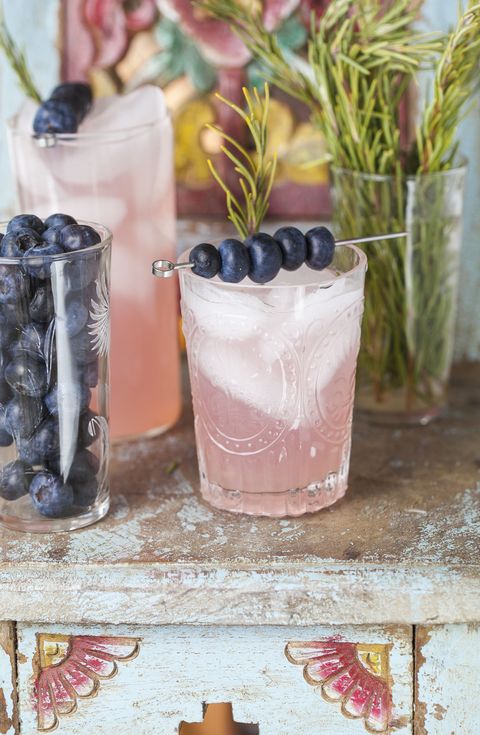 Drink, Mason jar, Plant, Food, Fruit, Non-alcoholic beverage, Berry, Fizz, Candle, 