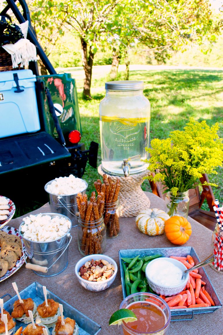 16 Tailgating Party Ideas for Fall 2017 - How to Throw the Best ...