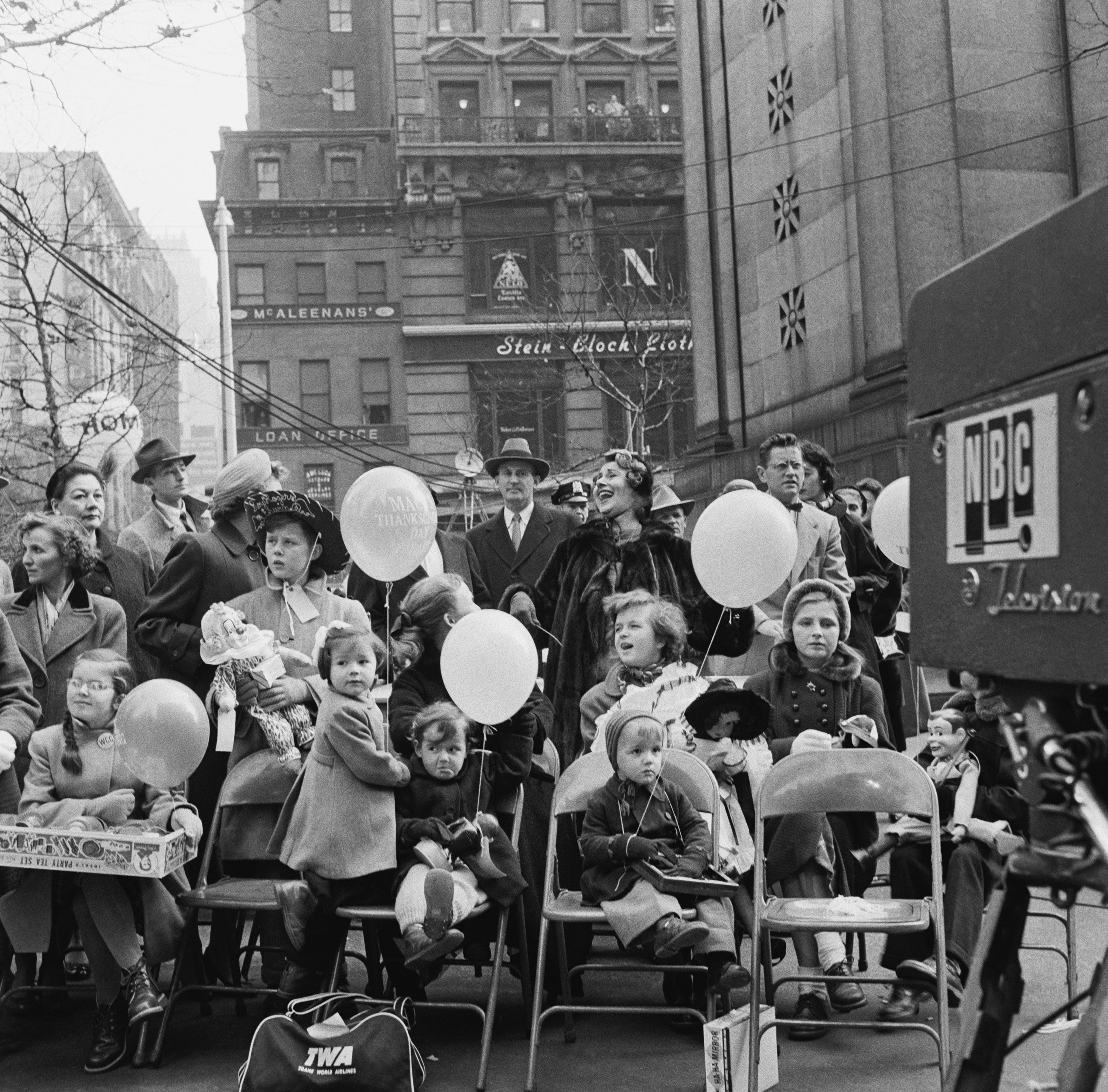 Macy's Thanksgiving Day Parade History & Photos - Facts About the