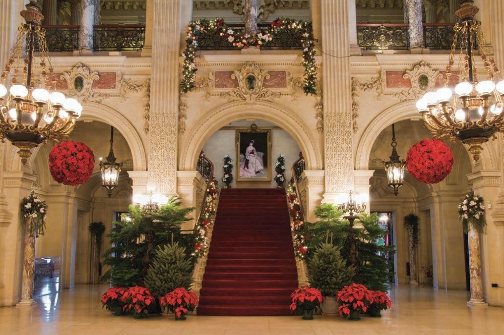 newport mansions christmas decorating newport mansion at christmas