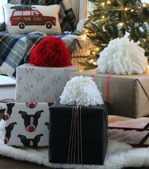 Textile, Winter, Automotive tail & brake light, Interior design, Home accessories, Christmas, Holiday, Christmas tree, Christmas decoration, Throw pillow, 