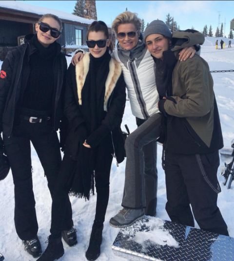 <p>The Hadid's have a family vacation skiing in Aspen during the holidays. </p>