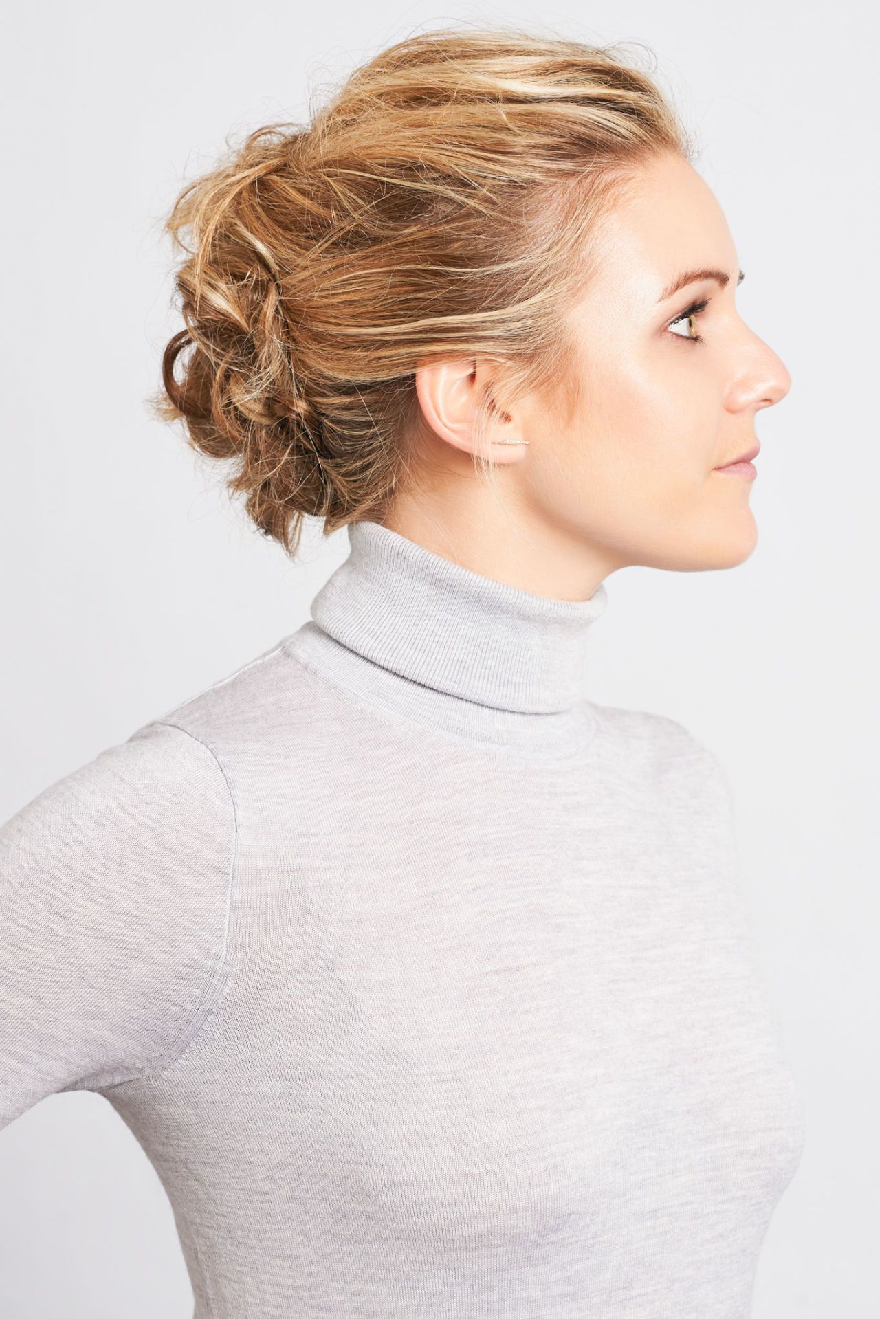 Hairstyles That Will Go Best with All Your Turtleneck Jumpers