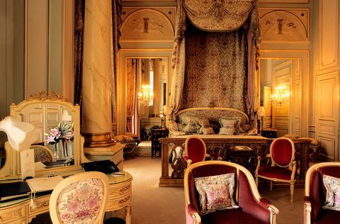 Room, Interior design, Interior design, Classic, Living room, Molding, Antique, Couch, Napoleon iii style, Sofa tables, 