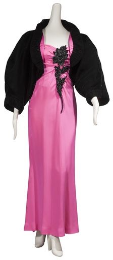 Sleeve, Shoulder, Magenta, Textile, Standing, Purple, Dress, Formal wear, Pink, Violet, 