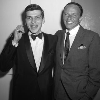 8 Touching Photos of Frank Sinatra, Jr. With His Dad