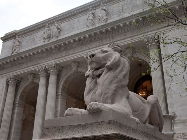 Architecture, Sculpture, Big cats, Felidae, Carnivore, Landmark, Facade, Lion, Art, Stone carving, 