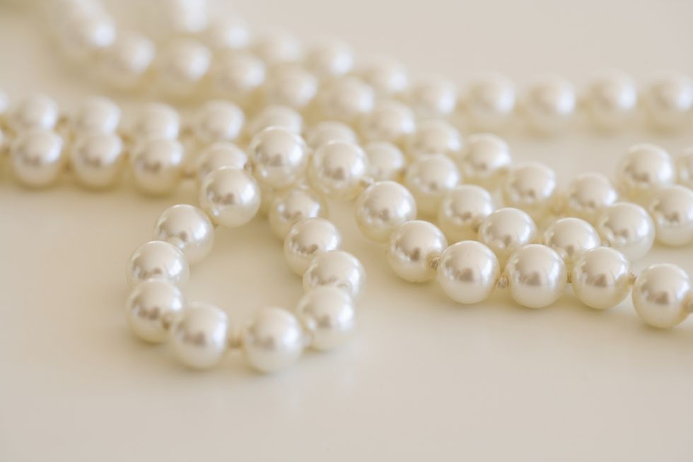 Brown, Natural material, Tan, Ivory, Beige, Close-up, Pearl, Craft, Bead, Still life photography, 